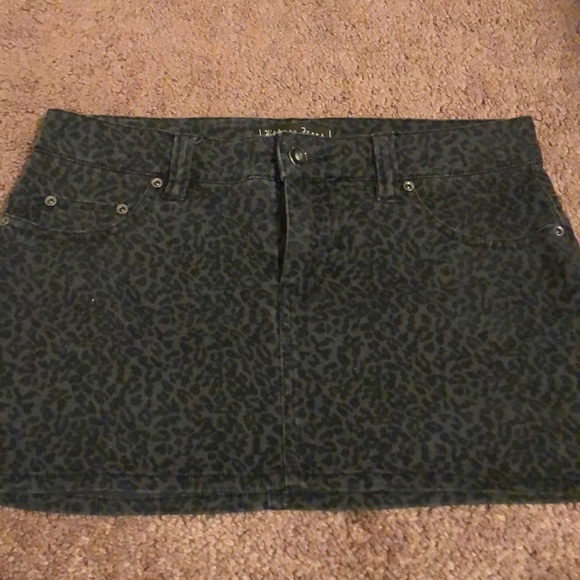 leopard print mini skirts - Picture 3 of 8